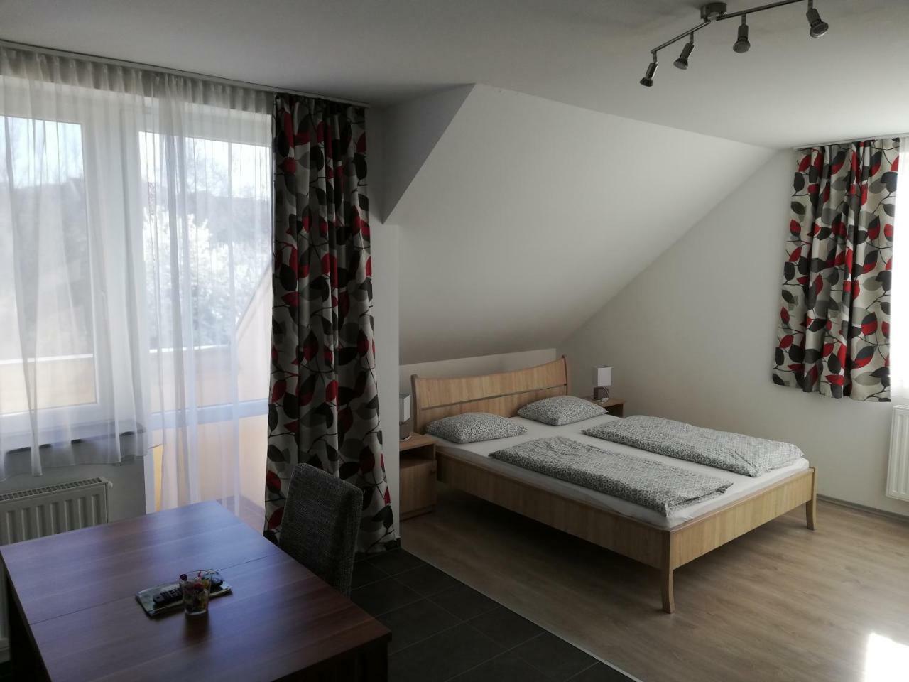 Apartman 25 Šoproň Exteriér fotografie